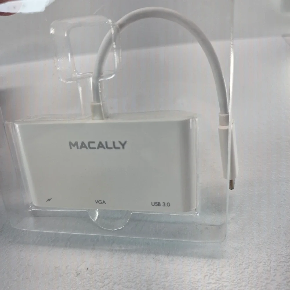 Macally UCVGA‎ USB-C to VGA Multiport Adapter USB 3.0 Hub for MacBook White
